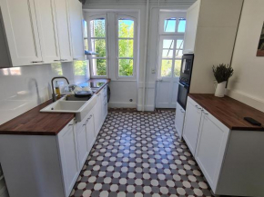 Maison années 30 avec jardin, piscine, proximité Loire, 4 chambres, vélos, idéale familles/amis - FR-1-590-261